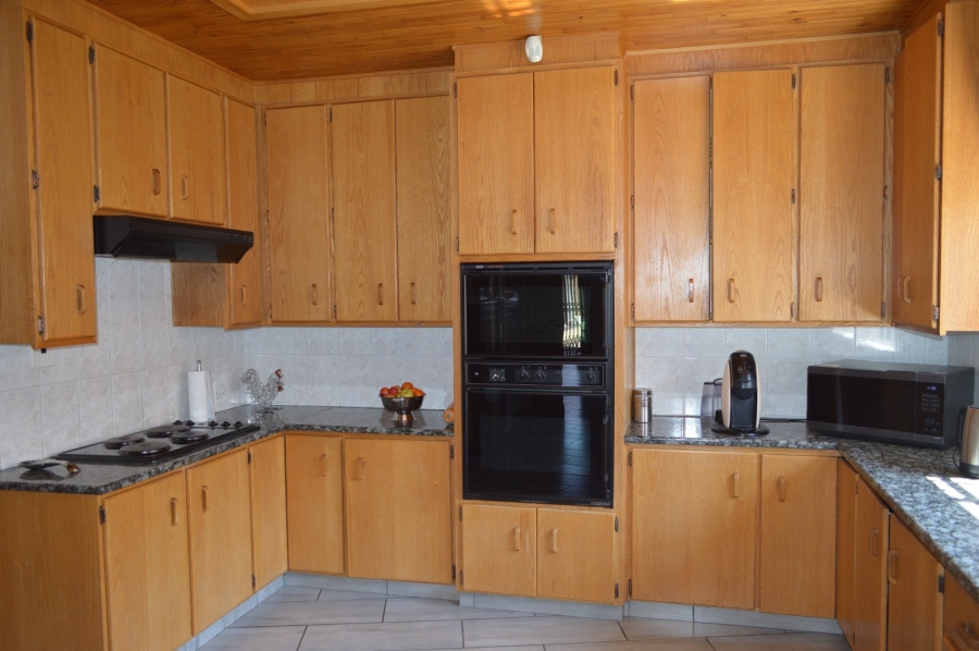 5 Bedroom Property for Sale in Wilkoppies North West